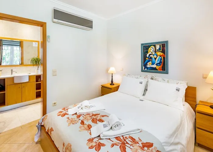 Pine Cliff By The Portuguese Butler * Olhos de Agua (Albufeira)